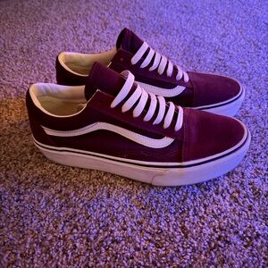 Vans Low-Top Sneakers in Maroon and White
